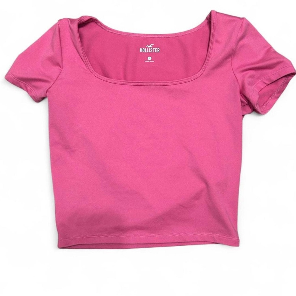 Hollister Women's Vibrant Pink Crop Top